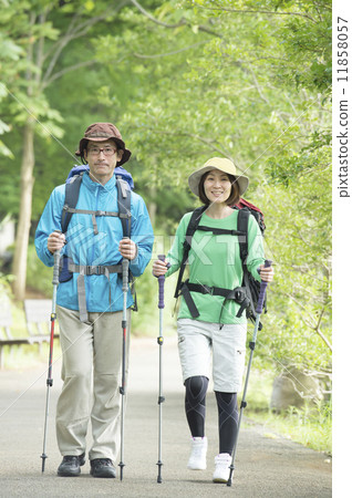 一對夫婦要爬 11858057