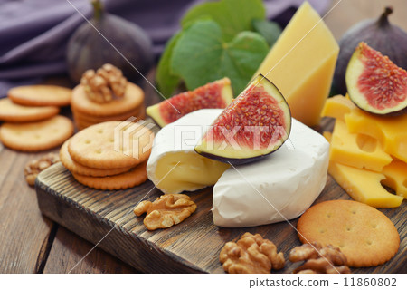 Camembert cheese 11860802