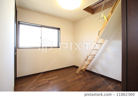 attic 11862360