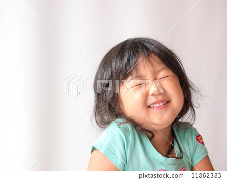 A girl with a smile 11862383