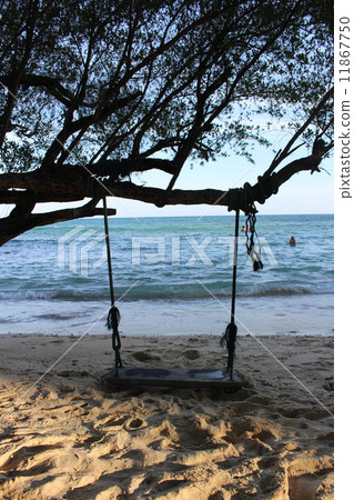泰國海灘度假村在沙美島上搖擺 11867750