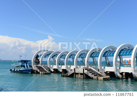 Beach resort in Thailand Pier on Koh Samet Beach resort in Thailand Pier on Koh Samet 11867781