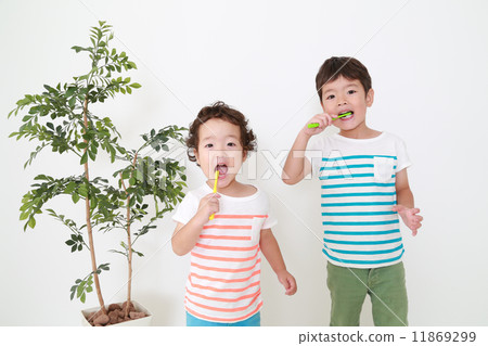 Fun toothbrush time ♪ 11869299