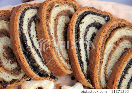 Poppy seed and walnut rolls Poppy seed and walnut rolls 11871293
