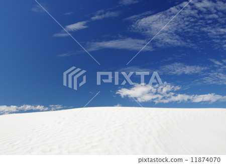 白色沙子和藍天 11874070