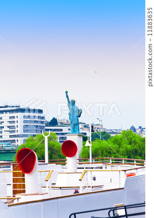 Paris. .Statue of Liberty . Paris. .Statue of Liberty . 11883635