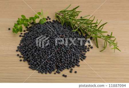Raw black lentils 11887094