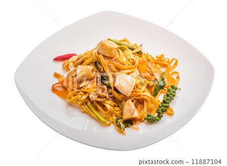 Fried noodles with calamari 11887104