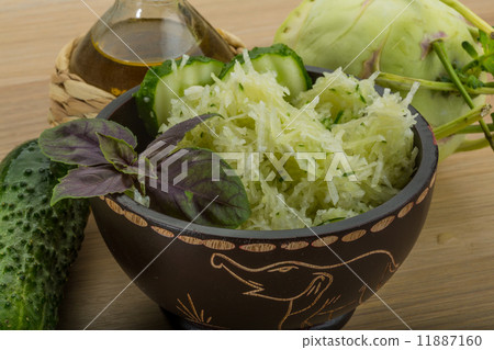 Kohlrabi salad 11887160