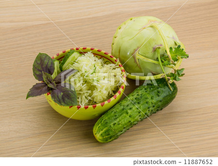 Kohlrabi salad 11887652