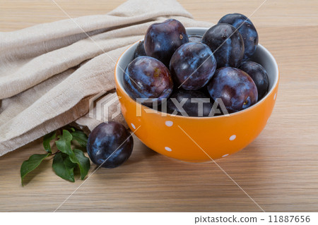 Ripe fresh plum 11887656