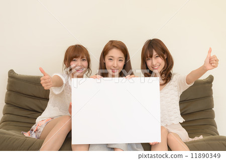 Women three people with white board 11890349