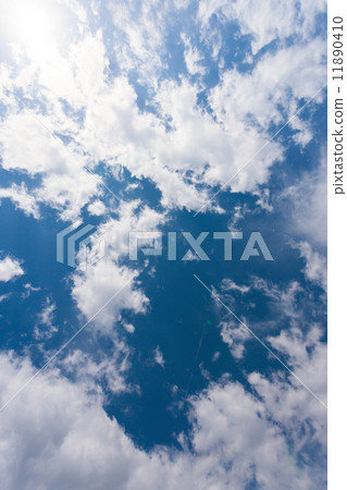 藍天和雲彩在初夏 藍天和雲彩在初夏 11890410