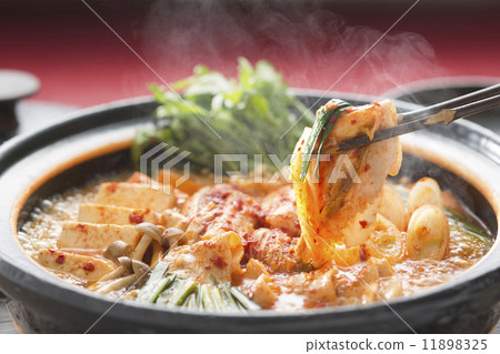 kimchi hot pot  11898325