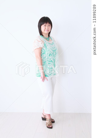 中間女性形象 中間女性形象 11899289