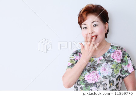 Senior women image 11899770