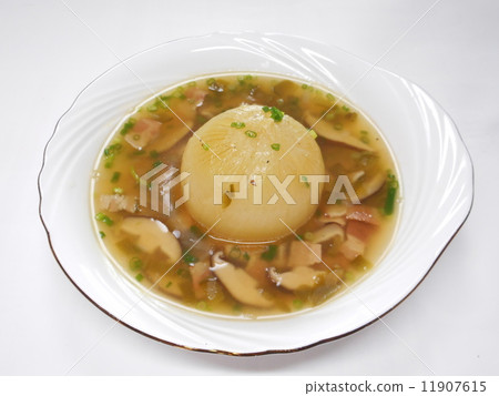 Whole whole onion mushrooms Soup boiled Whole whole onion mushrooms Soup boiled 11907615