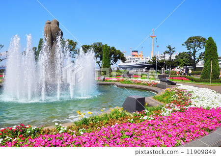 Yamashita Park 11909849