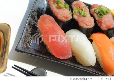 Sushi  11910371