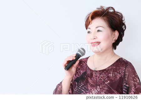 Senior women image 11910626