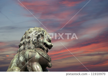 Bronze Guardian Lion Statue in the Forbidden City, Beijing, China Bronze Guardian Lion Statue in the Forbidden City, Beijing, China 11910970
