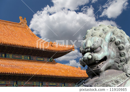 Bronze Guardian Lion Statue in the Forbidden City, Beijing, China Bronze Guardian Lion Statue in the Forbidden City, Beijing, China 11910985
