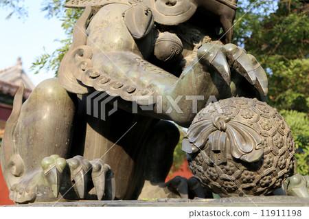 Bronze Guardian Lion Statue in Yonghe Temple (Lama Temple) in Beijing, China 11911198