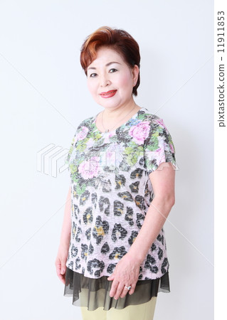 Senior women image 11911853