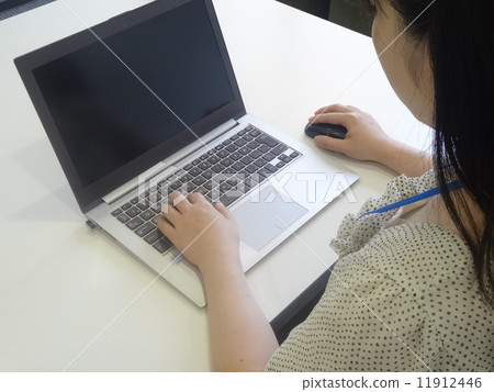 Female Business Personal computer operation 11912446