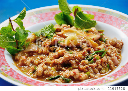 Spicy minced pork in Thai style Spicy minced pork in Thai style 11915528