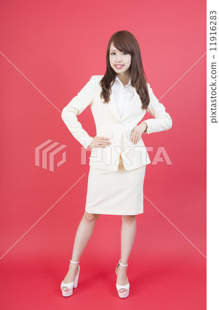 穿白西裝的女人 11916283