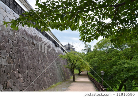 The long stone wall of Kumamoto castle and the undecided oar The long stone wall of Kumamoto castle and the undecided oar 11916590