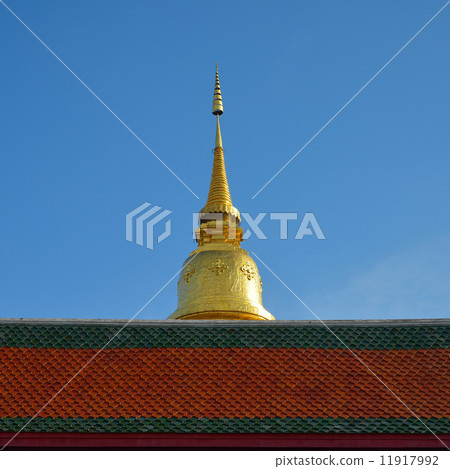 Golden pagoda architecture of northern thailand in temple buddhi 11917992