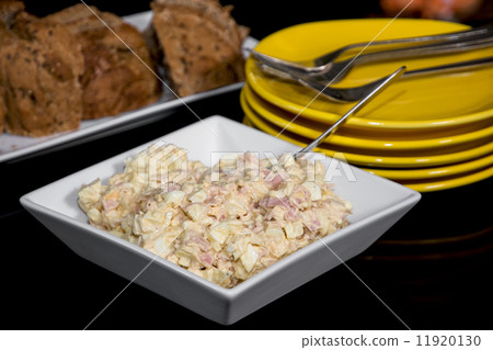 Mayonnaise salad with bread 11920130