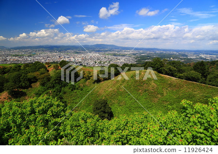 Nara city from Wakakusa Mt. 11926424