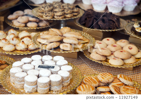 fresh cakes 11927149