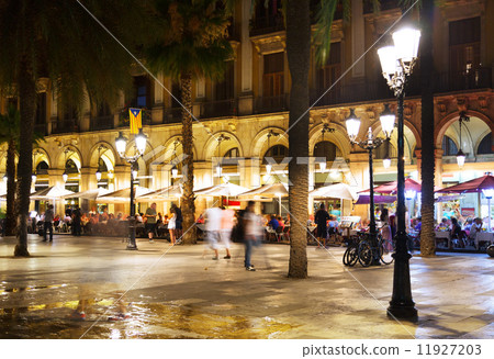 Placa Reial in  night. Barcelona 11927203