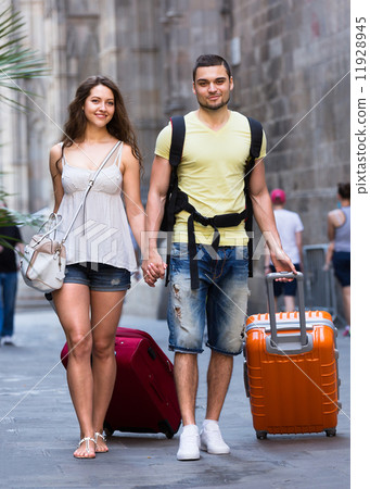 Couple in casual clothes outdoor 11928945