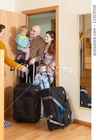 Family of four coming home 11929592