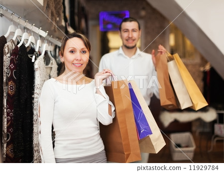 Couple at fasion store 11929784