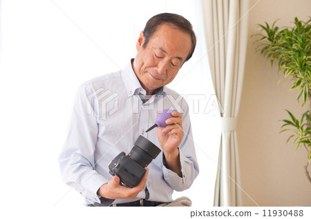 一個男人用相機 11930488