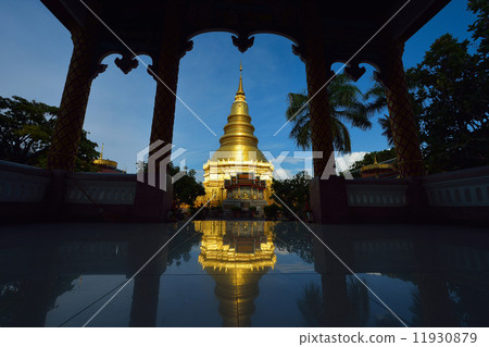 Golden pagoda architecture of northern thailand in temple buddhi 11930879