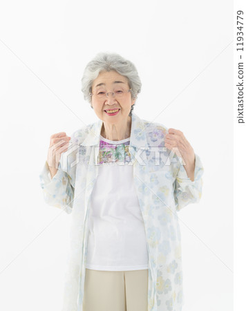 Guts pose · Senior women Guts pose · Senior women 11934779