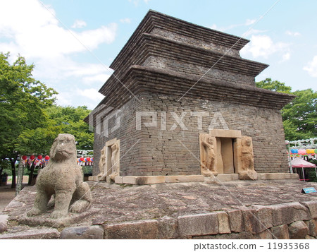 World Heritage Korea Gyeongsangbun Buddha Temple (Punanga) Three-layer stone pagoda 11935368