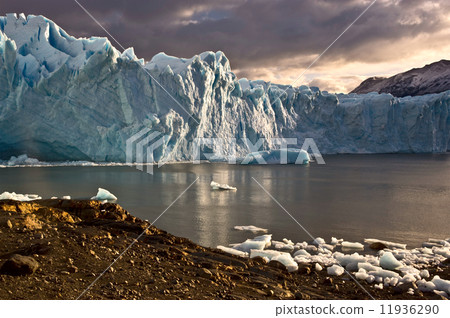 Early morning on the glacier Perito Moreno, Argentina Early morning on the glacier Perito Moreno, Argentina 11936290