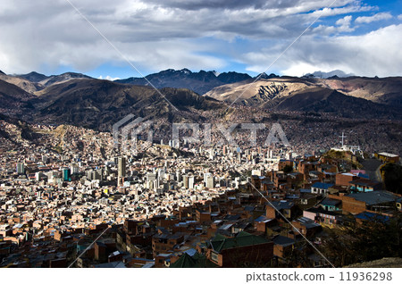 La Paz from above, with Nevado Illamani in the distance. Bolivia 11936298