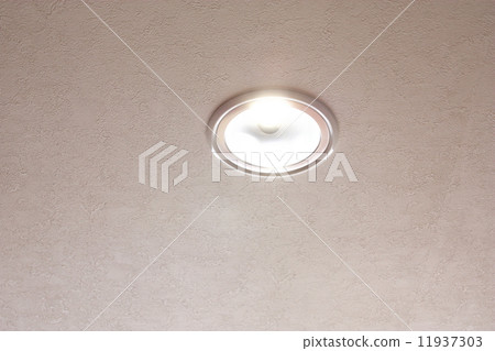 安裝在天花板上的節能 LED 照明及電氣設備 11937303