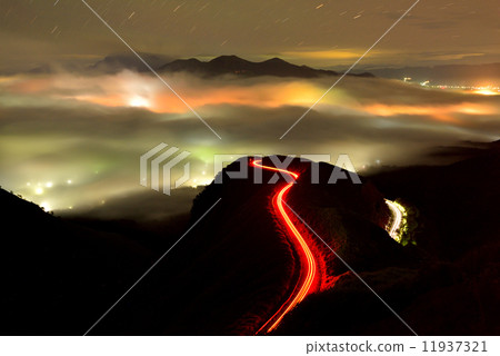 Light trace of the way of Laputa 11937321