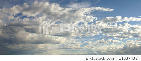 雲,蜂擁而至 雲,蜂擁而至 11937438