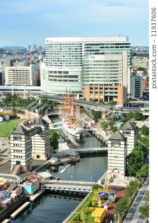 Nihon Maru and the park 11937606